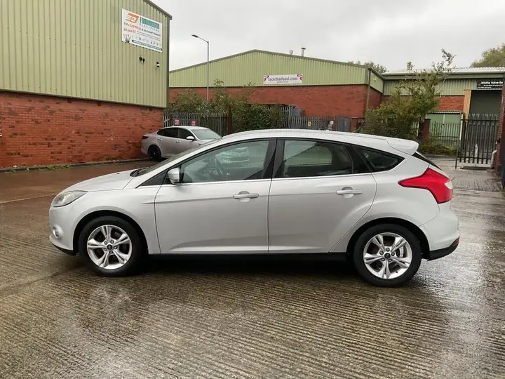Ford Focus 2012 photo 5