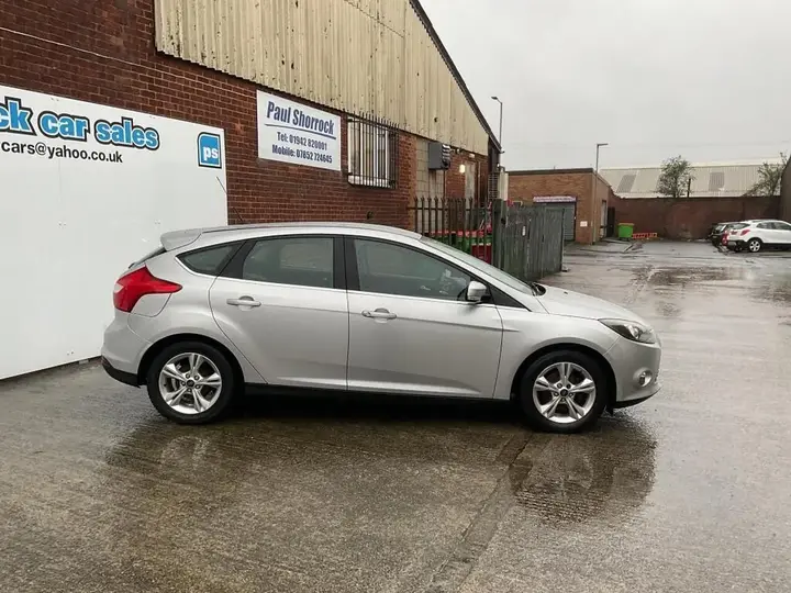 Ford Focus 2012 photo 3