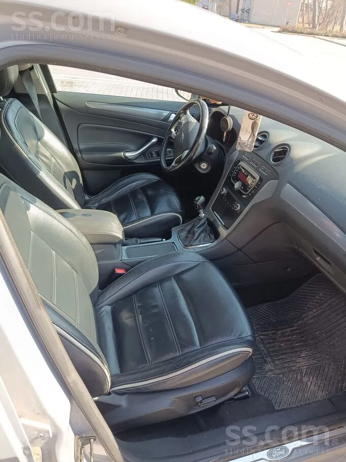 Ford Mondeo 2011 photo 4