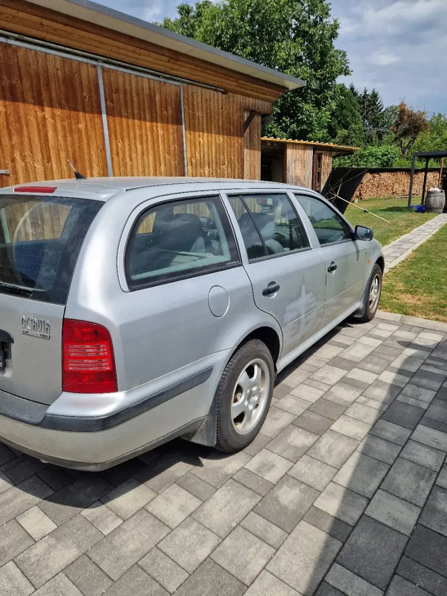 Skoda Octavia 1999 photo 3