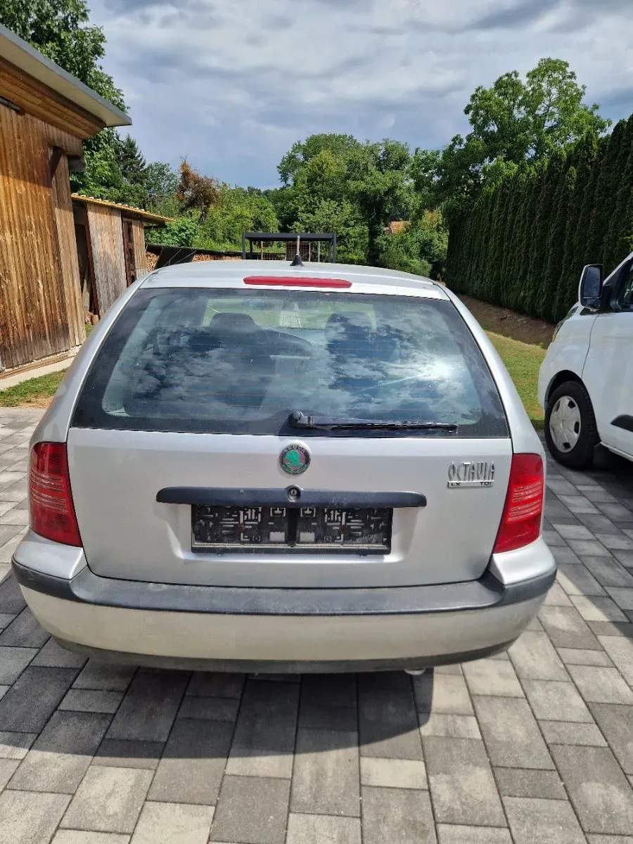 Skoda Octavia 1999 photo 2