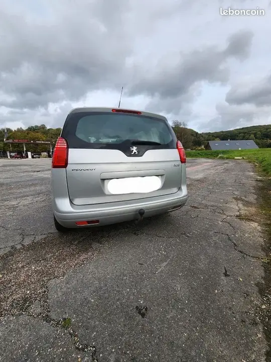 Peugeot 5008 2011 photo 3