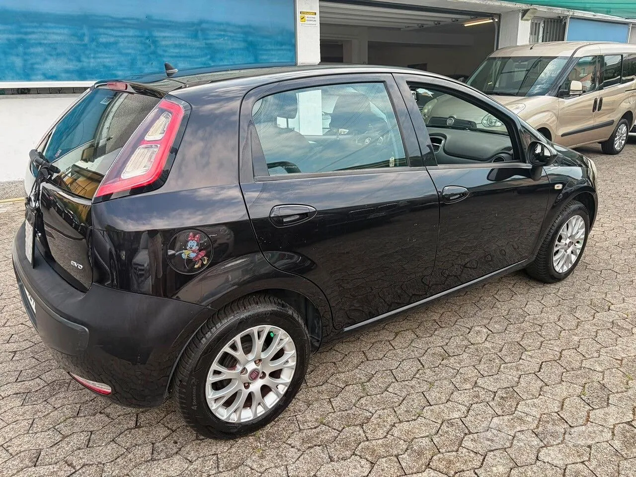 Fiat Punto Evo 2011 photo 4