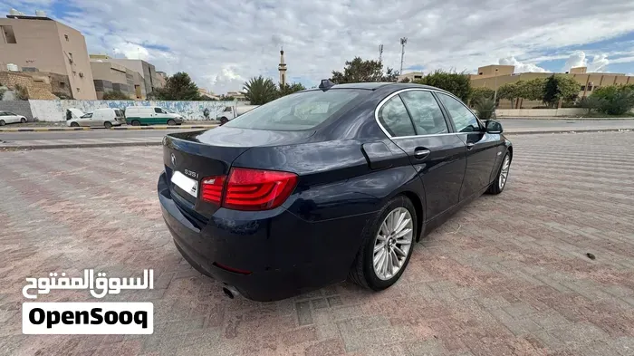 BMW 5 Series 2011 photo 2
