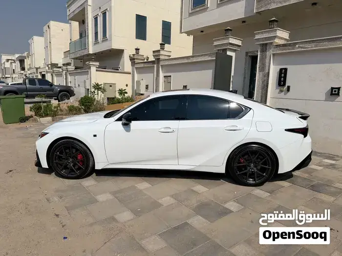 Lexus Is 350 2026 photo 4