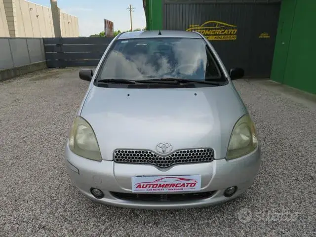 Toyota Yaris 2002 photo 3