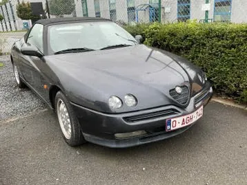 Alfa Romeo Spider photo 3