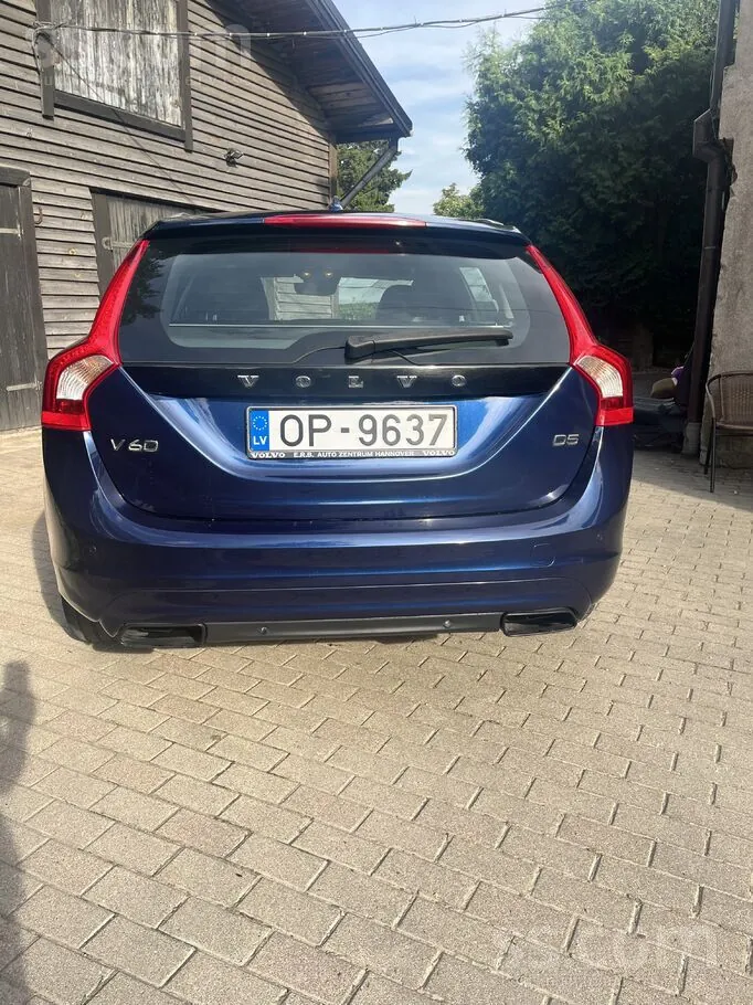 Volvo V60 2015 photo 4