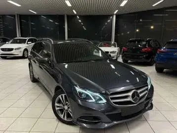 Mercedes-Benz E200