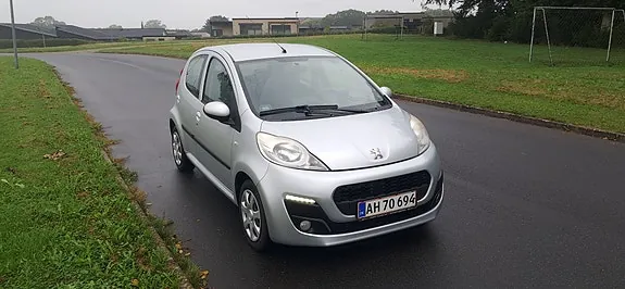 Peugeot 107 2013 photo 2