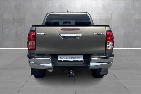 Toyota Hilux 2023 photo 4