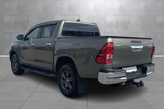 Toyota Hilux 2023 photo 3