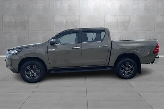 Toyota Hilux 2023 photo 2