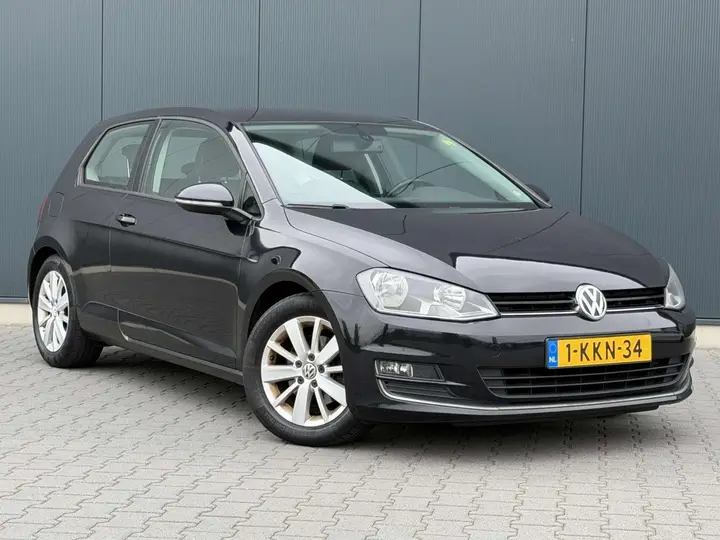 Volkswagen Golf 2013 photo 2
