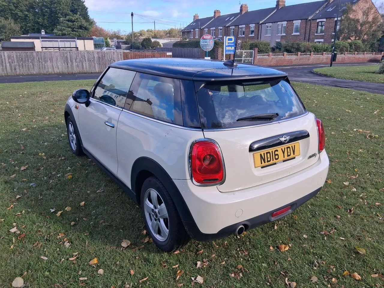 Mini Hatch 2016 photo 4