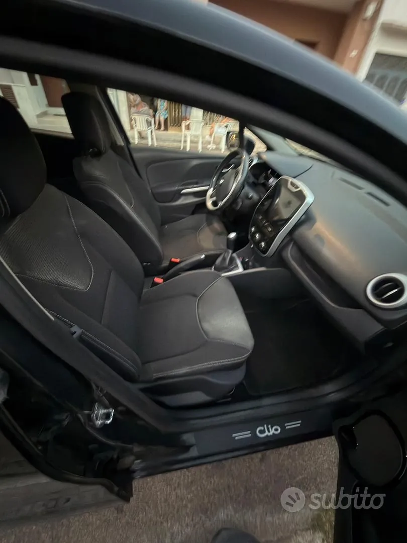 Renault Clio 2016 photo 2