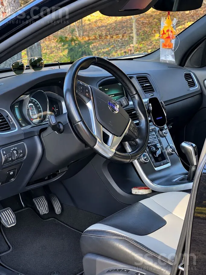 Volvo V60 2015 photo 4