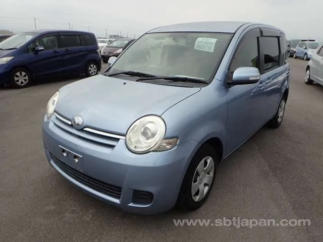 Toyota Sienta G 2013 photo 2