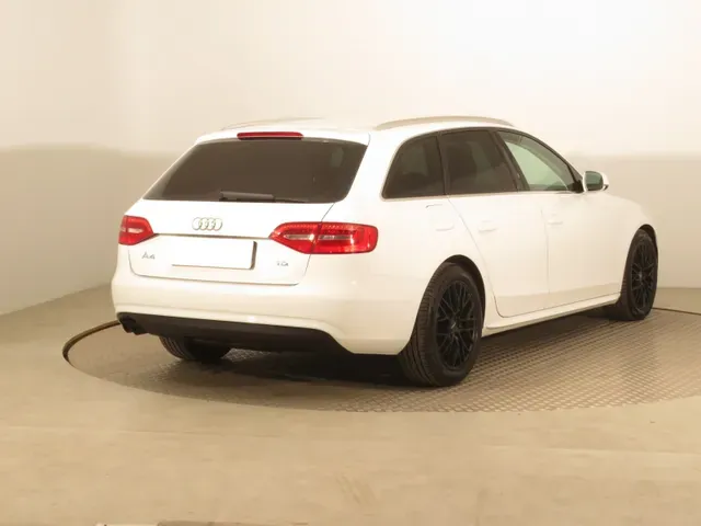 Audi A4 2013 photo 4