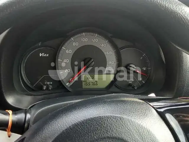 Toyota Vitz 2017 photo 2