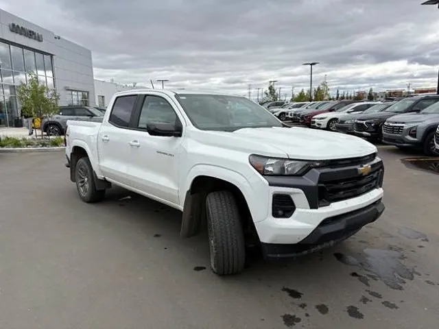 Chevrolet Colorado 2023 photo 2