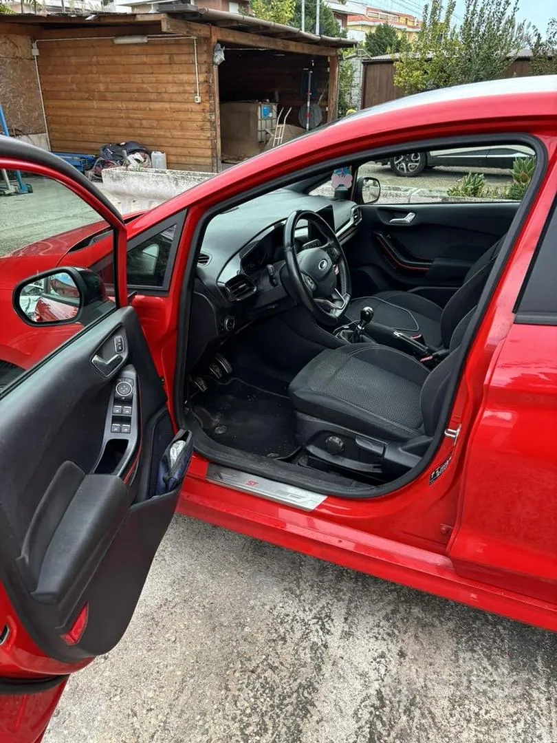 Ford Fiesta 2017 photo 2