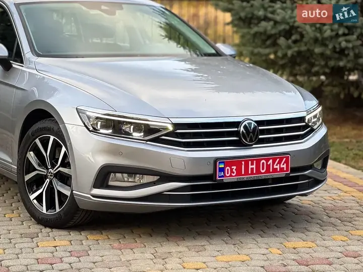 Volkswagen Passat 2022 photo 3