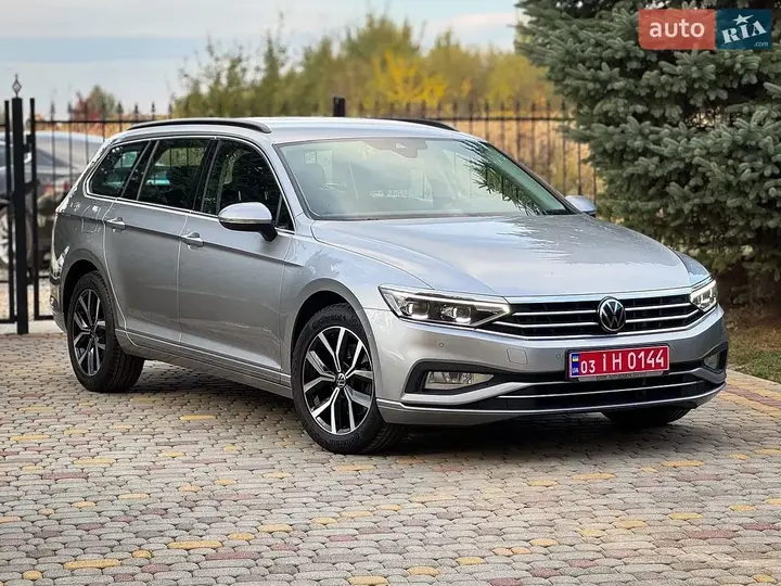 Volkswagen Passat 2022 photo 2