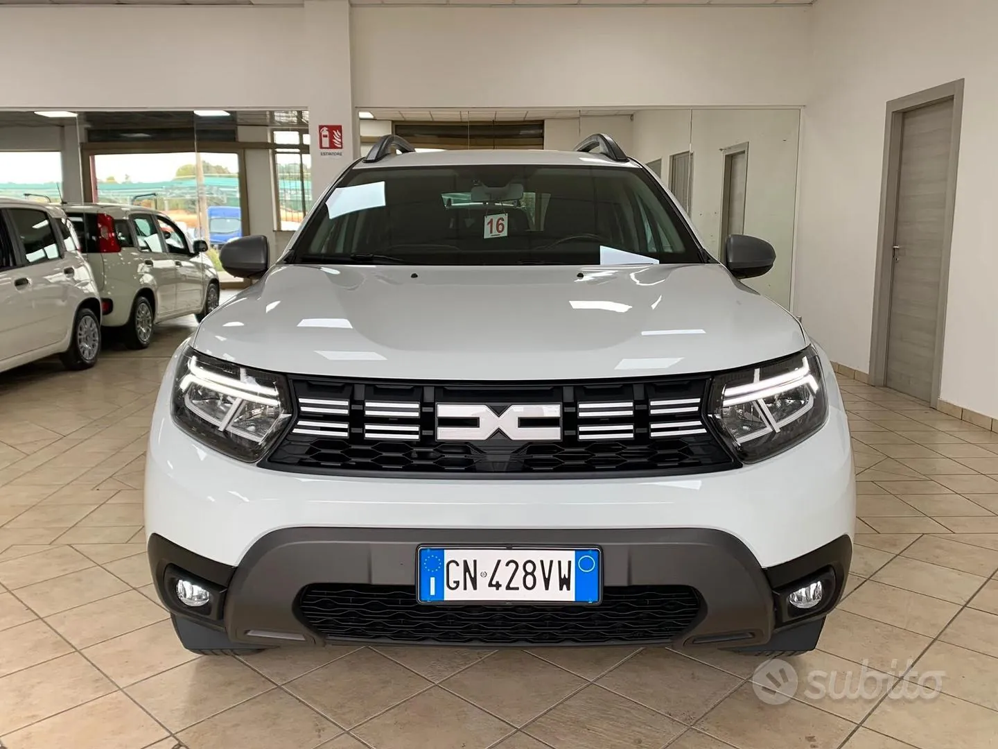 Dacia Duster 2023 photo 2