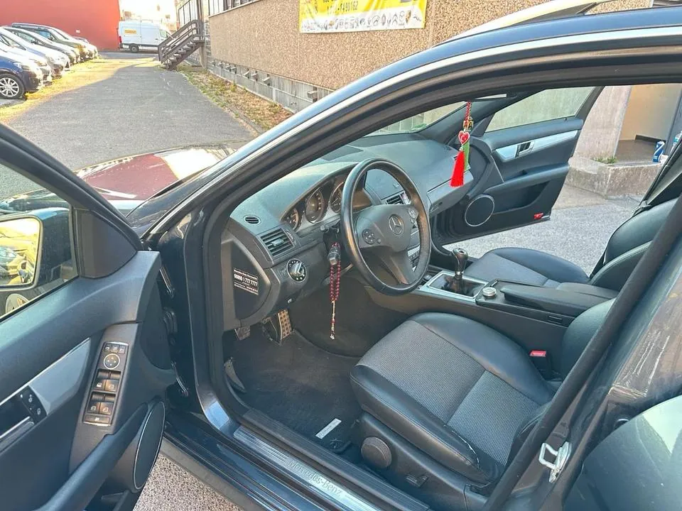 Mercedes-Benz C200