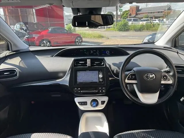 Toyota Prius 2016 photo 3