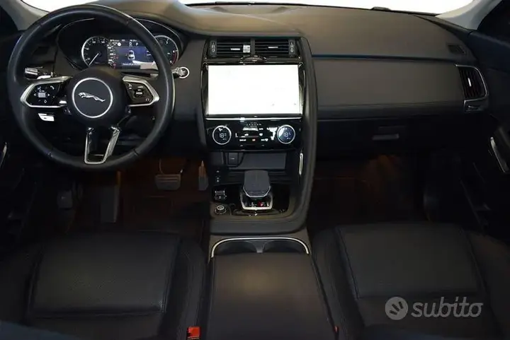 Jaguar E-Pace 2022 photo 4
