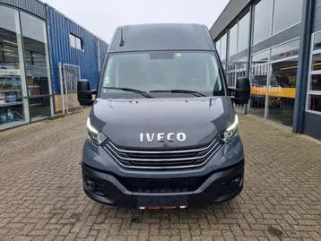 Iveco Daily 2023 photo 3