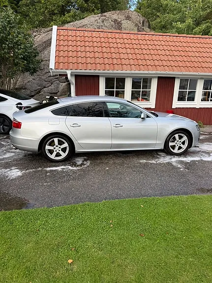 Audi A5 2011 photo 2