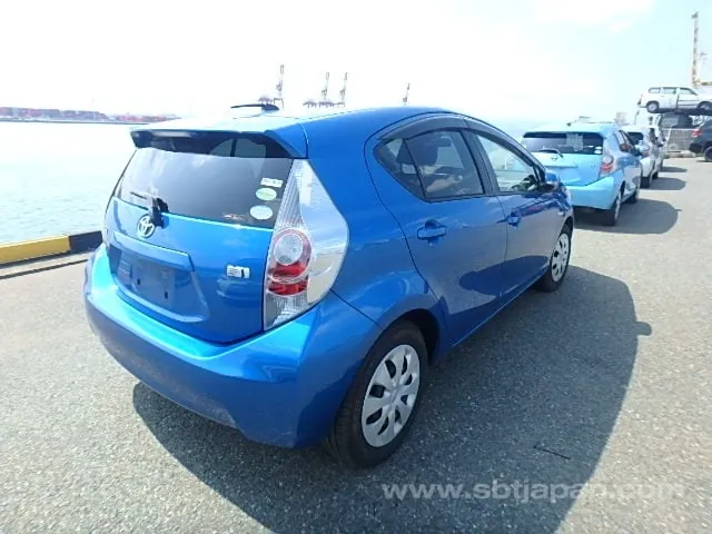 Toyota Aqua S 2012 photo 4