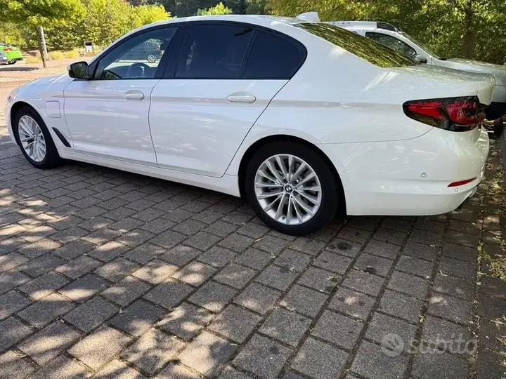 BMW 530E 2026 photo 3