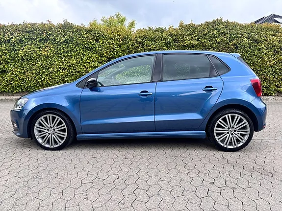 Volkswagen Polo 2015 photo 2