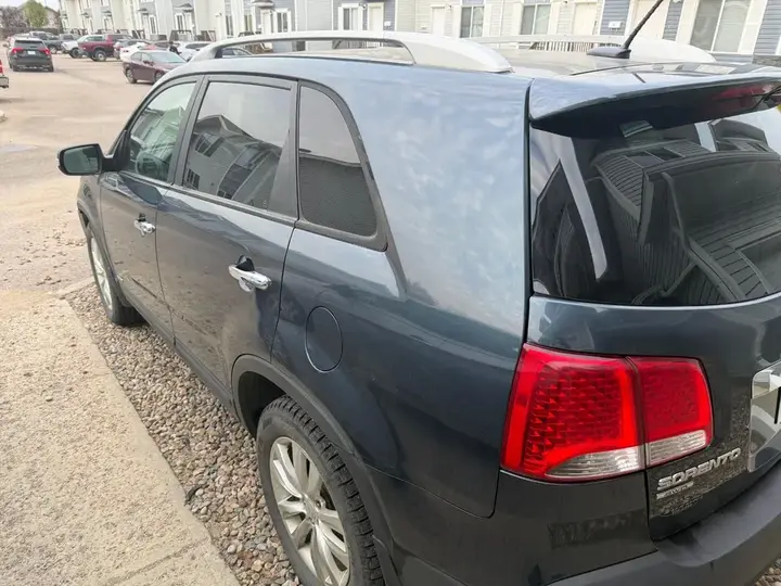 Kia Sorento 2011 photo 5