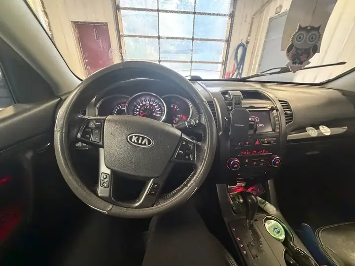 Kia Sorento 2011 photo 3
