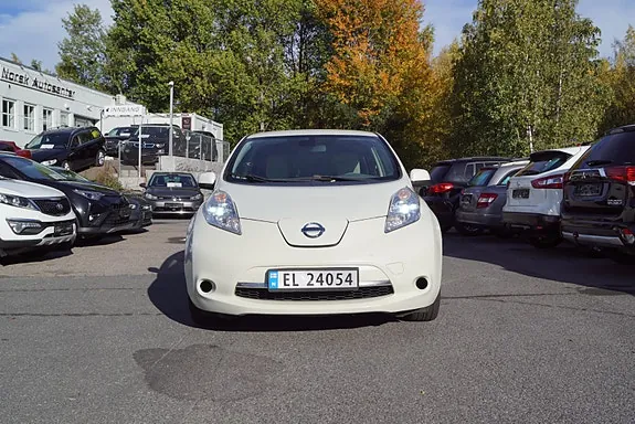 Nissan Leaf 2012 photo 2