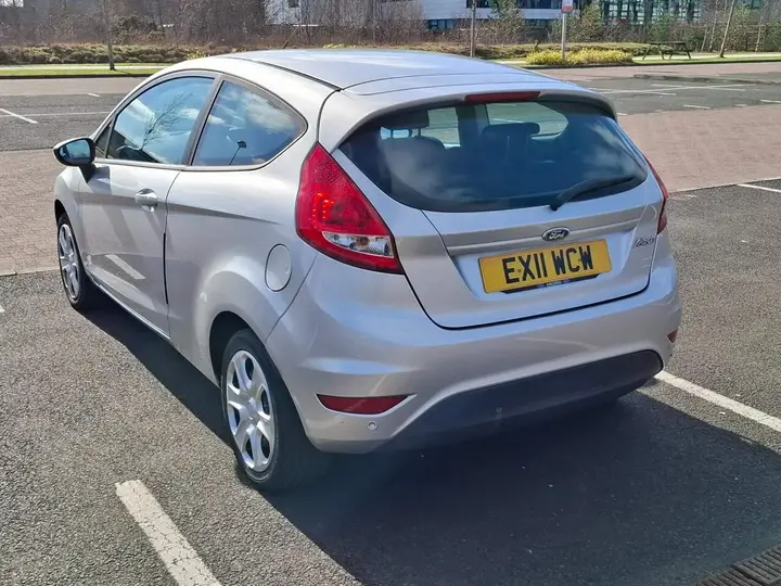 Ford Fiesta 2011 photo 4