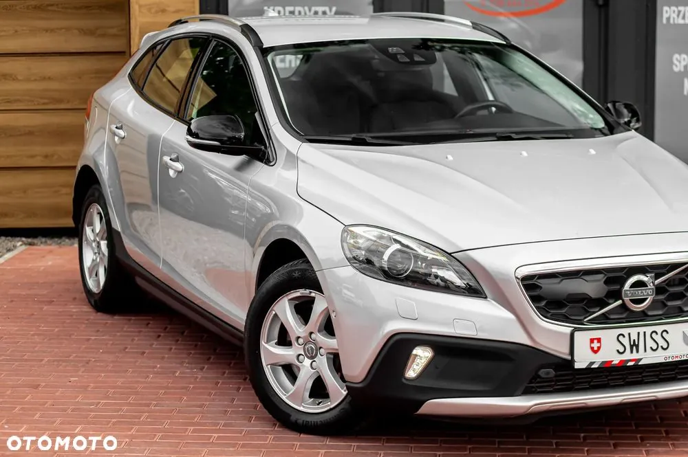 Volvo V40 Cross Country 2016 photo 2