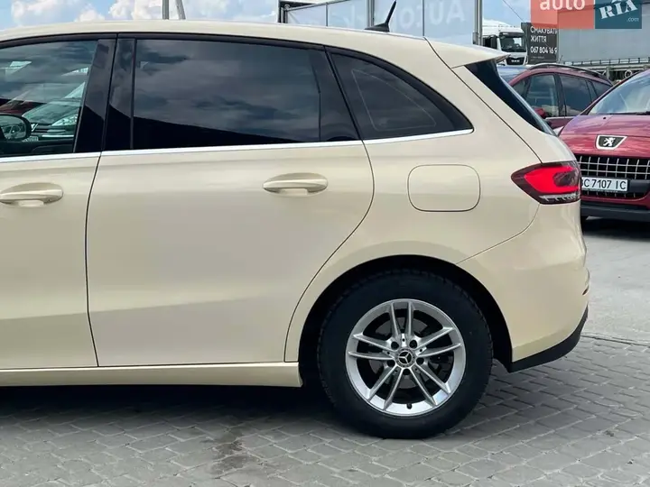 Mercedes-Benz B-Class 2019 photo 5
