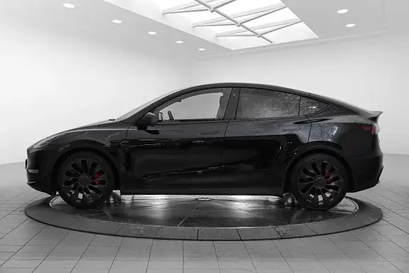Tesla Model Y 2022 photo 2