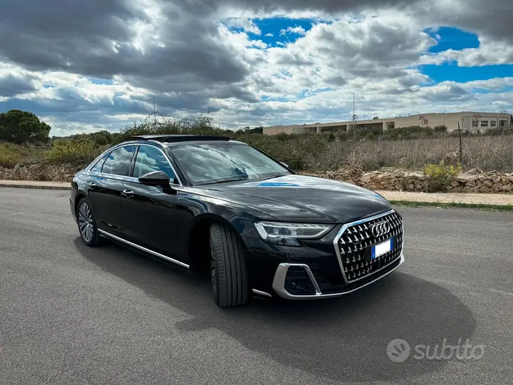 Audi A8 2022 photo 4