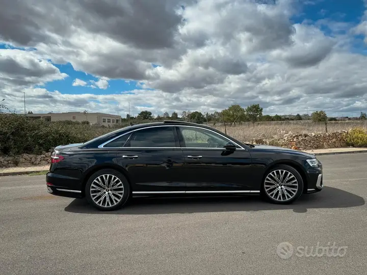 Audi A8 2022 photo 5