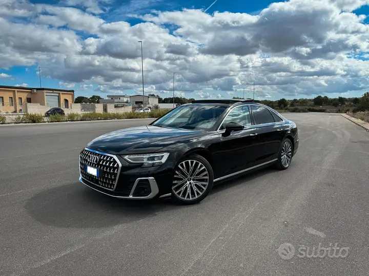 Audi A8 2022 photo 2