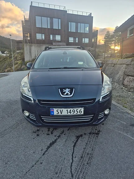 Peugeot 5008 2010 photo 2
