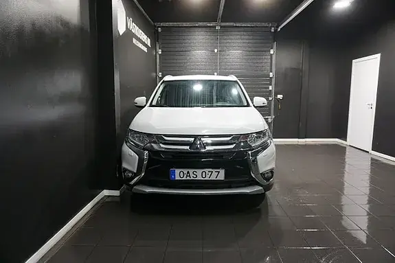 Mitsubishi Outlander 2016 photo 2