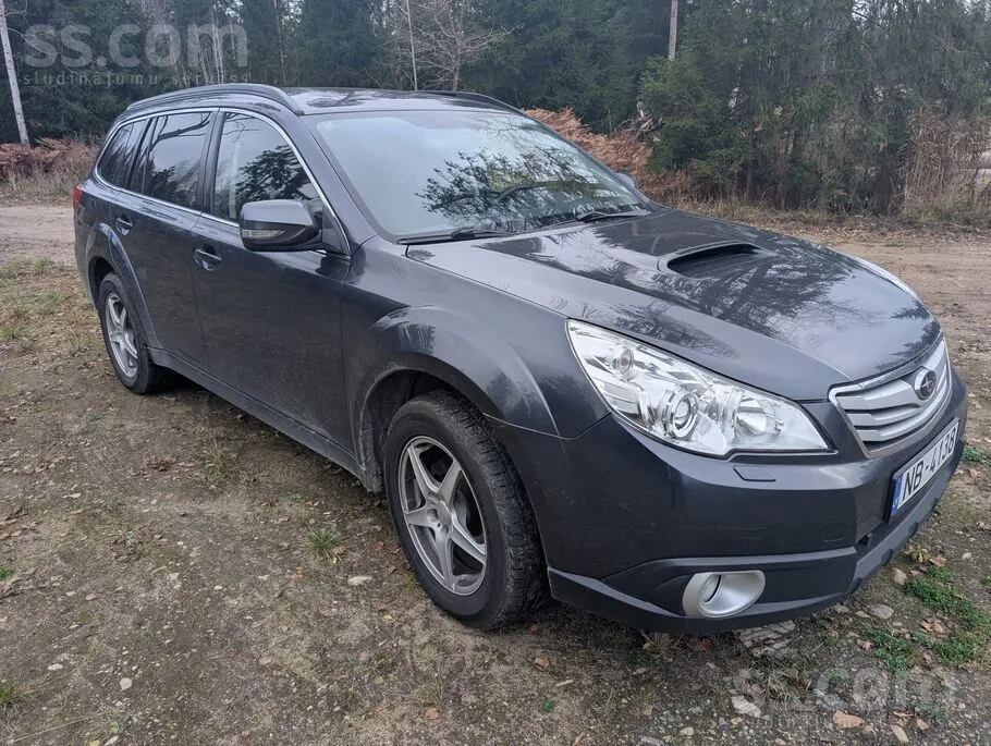 Subaru Outback 2010 photo 2